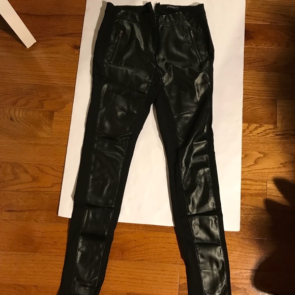 Black Leggings Size Medium - Picture 4 of 4